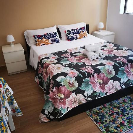Rent House A Casa Mia Hotel Palermo Bagian luar foto