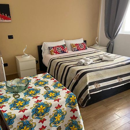 Rent House A Casa Mia Hotel Palermo Bagian luar foto