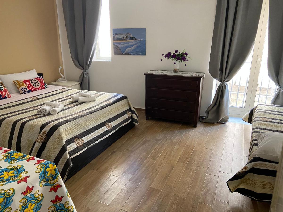 Rent House A Casa Mia Hotel Palermo Bagian luar foto